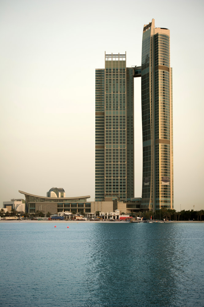 Ansicht der Nation Towers in Abu Dhabi.
