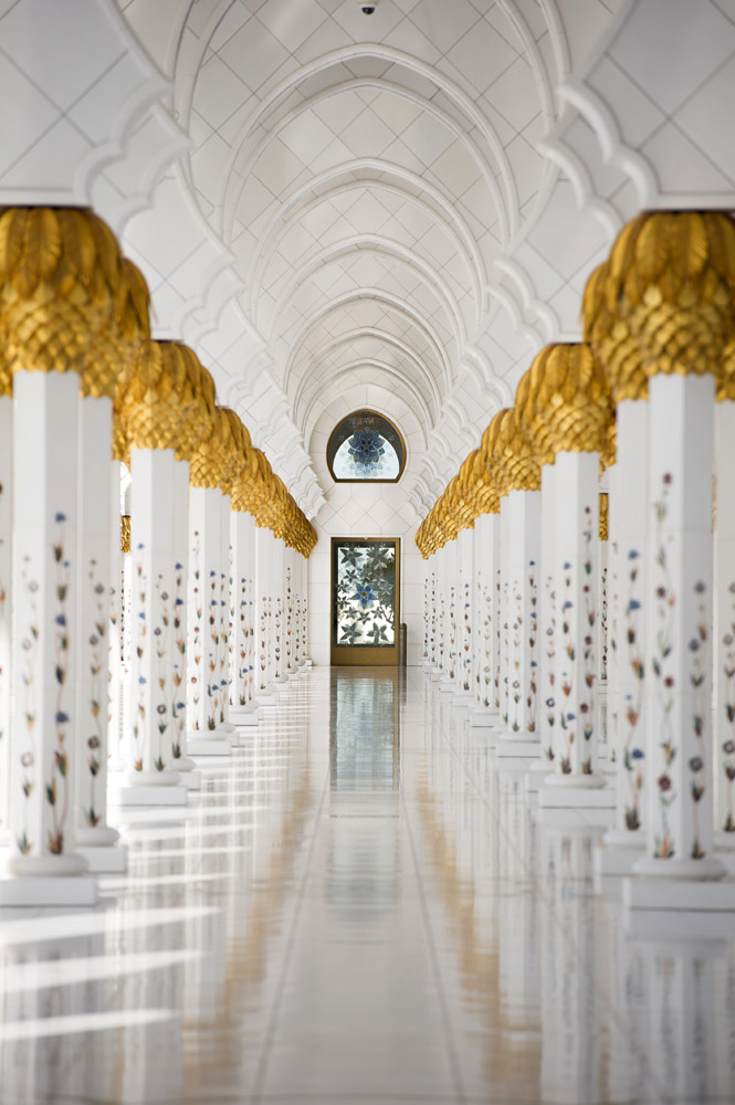 Innenansicht der Scheich Zayid Moschee in Abu Dhabi.